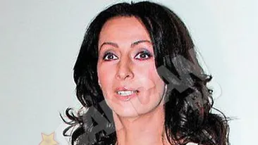 Mihaela Radulescu isi invata fiul sa se bucure de premiile castigate! Ayan e foarte emotiv. A luat premiul la schi si la skateboard si a fugit