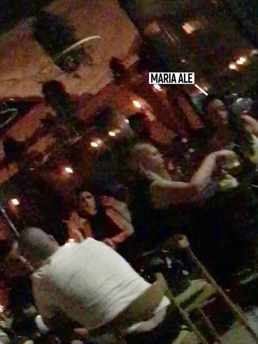 Maria Ale a fost alături de o prietenă în NUBA Cafe
