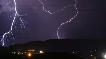 Au vrut să facă un selfie, însă au fost loviți de fulger. 11 persoane au decedat