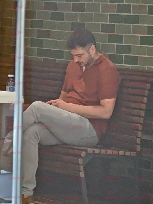 Alexandru Pițurcă la o pauză de cafea în mall