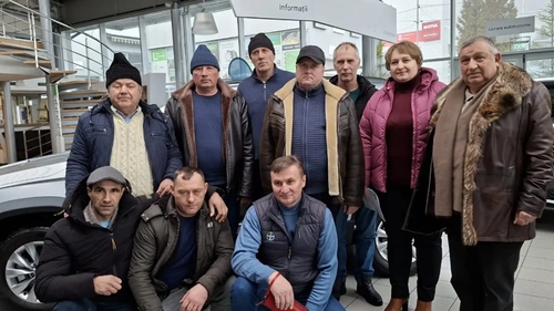 Angajații din România care au primit câte o mașină cadou: „Prima dată au crezut că e o glumă”