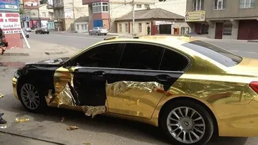 Ce-a patit masina unui smecher! S-a dus cu ea in ghetou sa se dea mare la prietenii lui cu bolidul de aur, iar ei au jucat razuiesti si castigi pe ea - I-au dat dauna totala