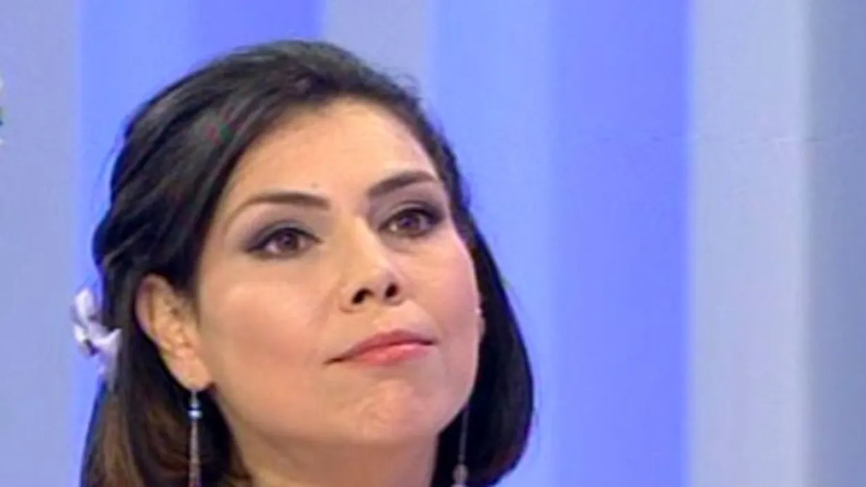 Cum arată Ioana Tufaru în costum de baie, la aproape 100 de kilograme. Fiica Andei Călugăreanu și-a sărutat soțul în văzut tuturor