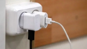Electrocasnicul care trebuie neapărat scos din priză înainte de culcare. Mulți români fac greșeala asta