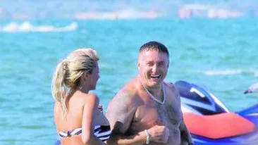 Maharu nu vrea sa stinga prin nunta focul pasiunii dintre el si Sensuala Nu o iau pe Simona de nevasta!