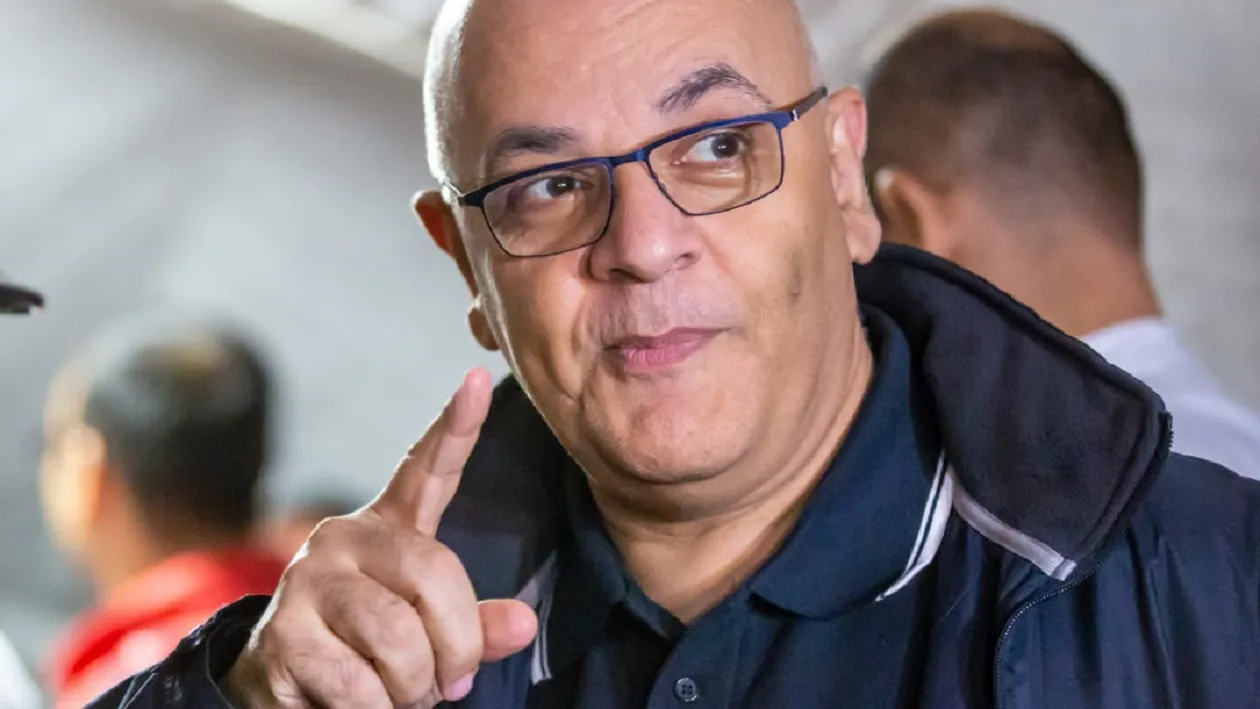 Raed Arafat, gest incredibil la bordul unui avion! Medicul a oferit primul ajutor unui pasager