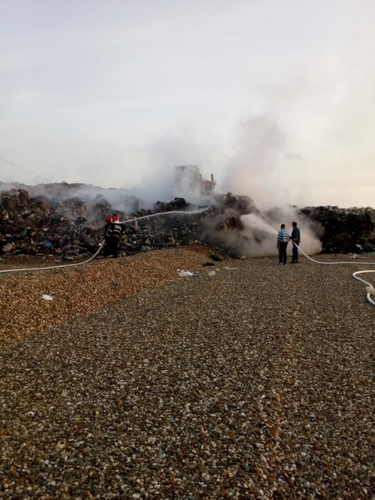 Incendiu puternic la o groapă de gunoi din județul Vaslui