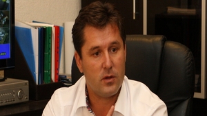 O Dacie din '97 si... Vezi ce avere are primarul arestat pentru o spaga de 22.000 de euro