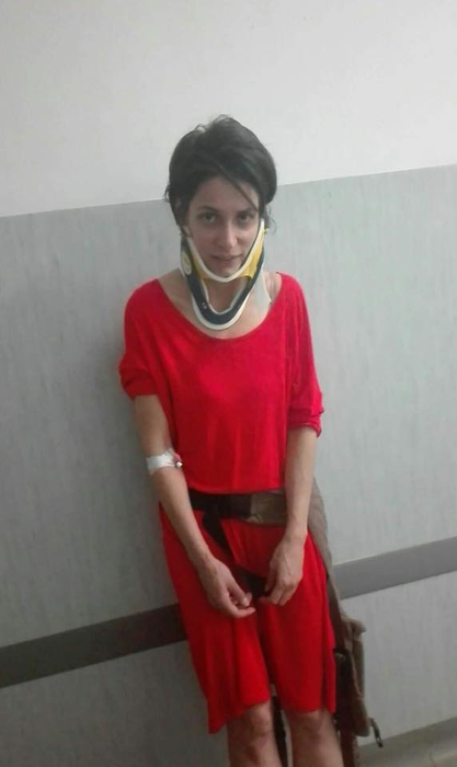 O mamă din Sibiu a fost bătută de un alt șofer în maşină, sub ochii îngroziți ai copiilor ei: “SB 69 PAO îmi taie calea și se pune în fața mea la semafor”