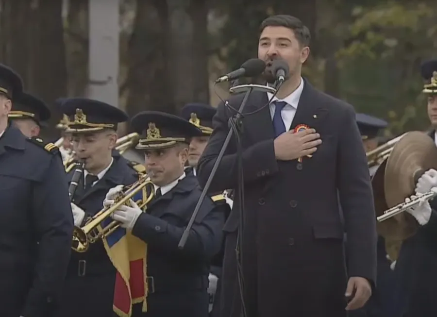 Alex Gigantu' a interpretat perfect imnul 