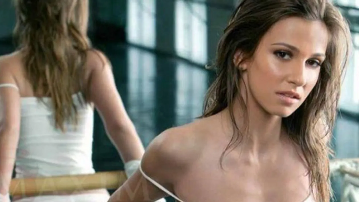 Dana Rogoz a pozat COMPLET GOALA! E prima oara cand apare asa: a slabit mult si i se vad coastele!