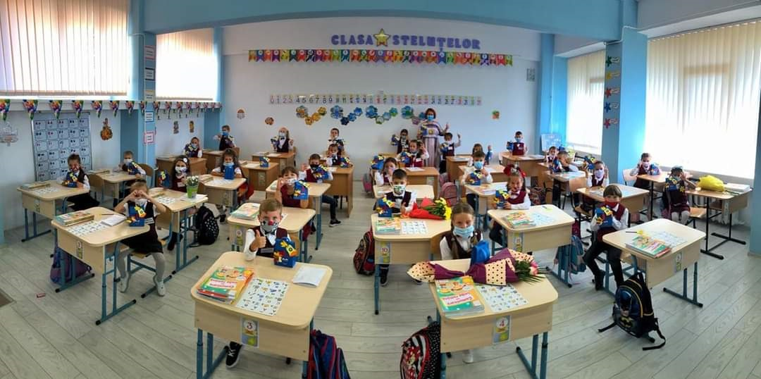 Copiii abia așteaptă să se întoarcă în "Clasa Steluțelor"