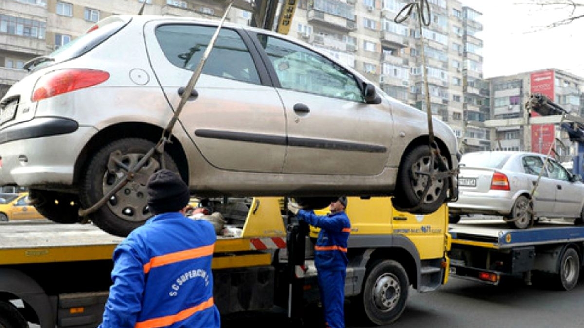 Câte autoturisme au fost ridicate în Capitală, în primele ore ale zilei. Unde erau acestea parcate