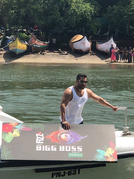Salman Khan o ajută pe Iulia Vântur în cariera ei din India. Gestul făcut de celebrul actor pentru iubita lui româncă