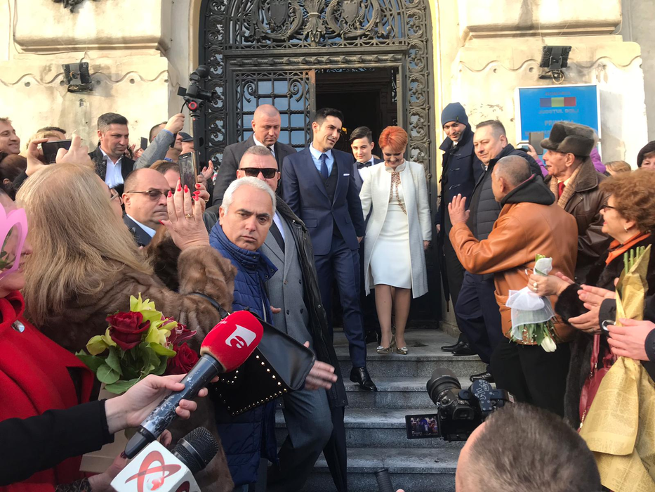 Primele imagini cu Lia Olguța Vasilescu mireasă. Cum s-a îmbrăcat