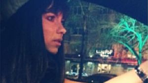 Inna, in pericol! Uite cum danseaza cantareata la volanul masinii sale! Totul se intampla in timp ce autovehiculul este in mers