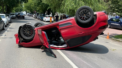 Mașină răsturnată pe Șoseaua Nordului din București! Fosta iubită a lui Ciro Castellano era la volan