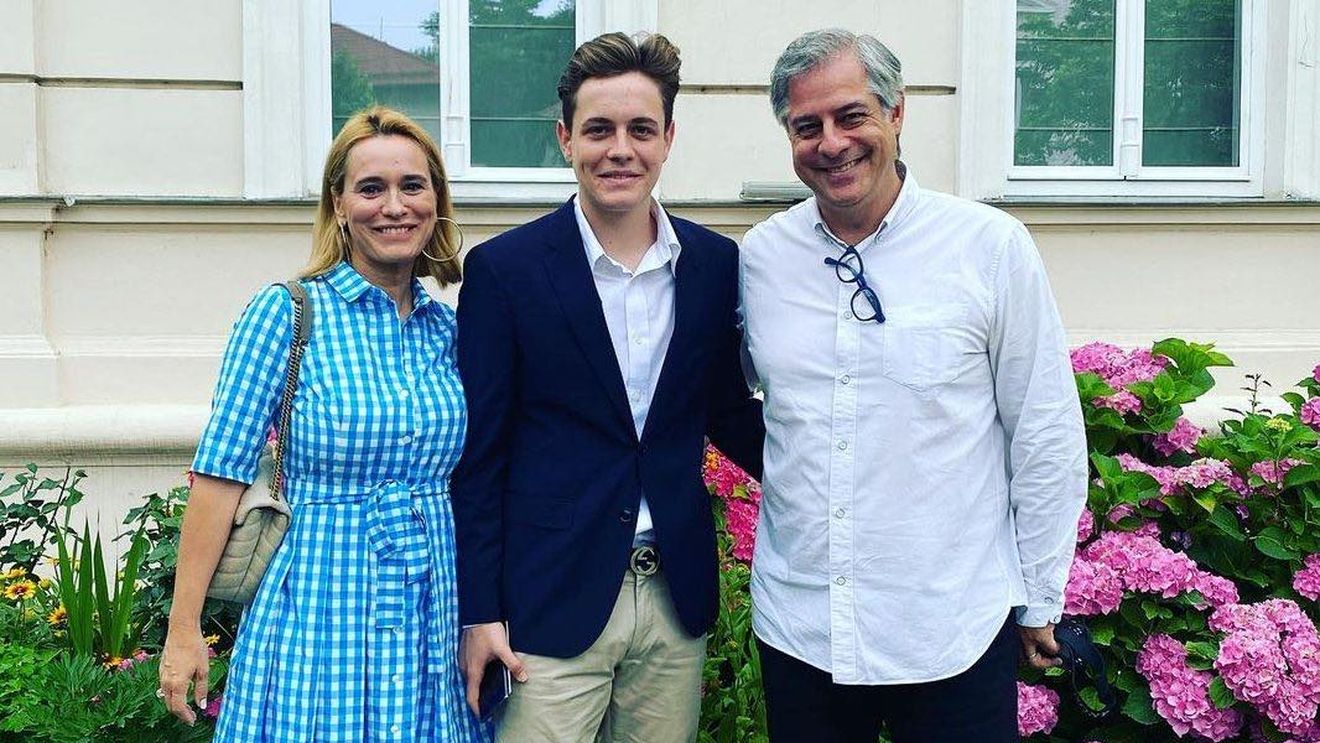 Băiatul Andreei Esca a plecat de acasă! Aris Eram a luat decizia să părăsească România la 18 ani pentru a studia afacerile într-o țară din Vest