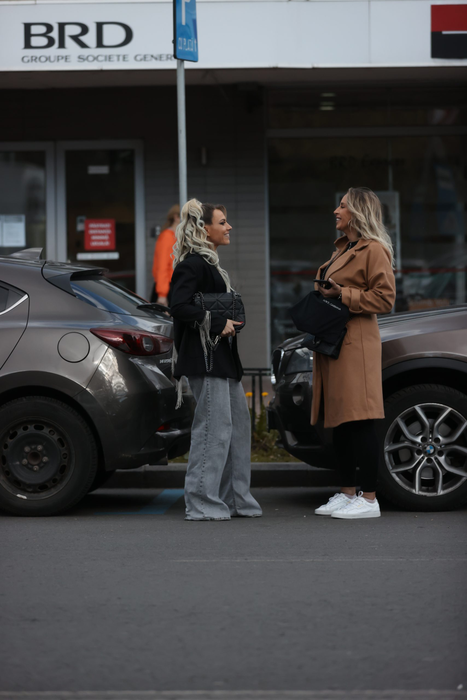 Amna și Adina Halas au multe de discutat (Foto: CANCAN.RO)