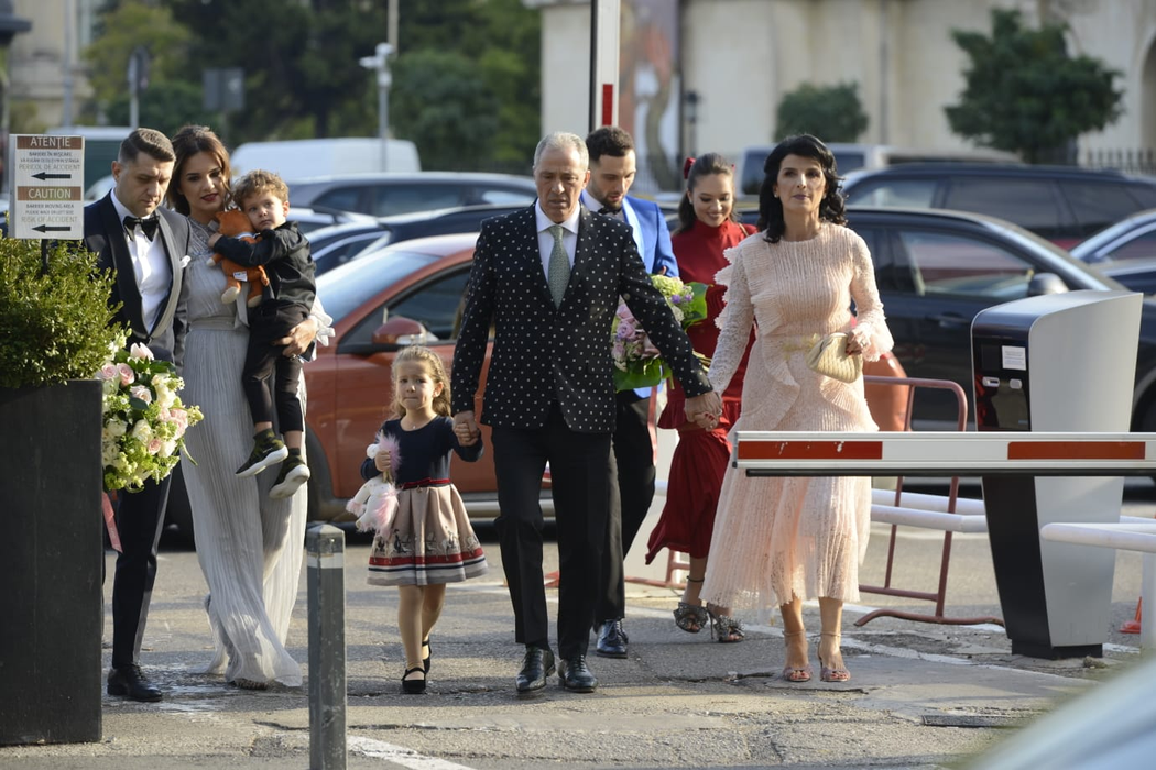 Teia Sponte, alături de familie, la cununia fiicei lui Gigi Becali