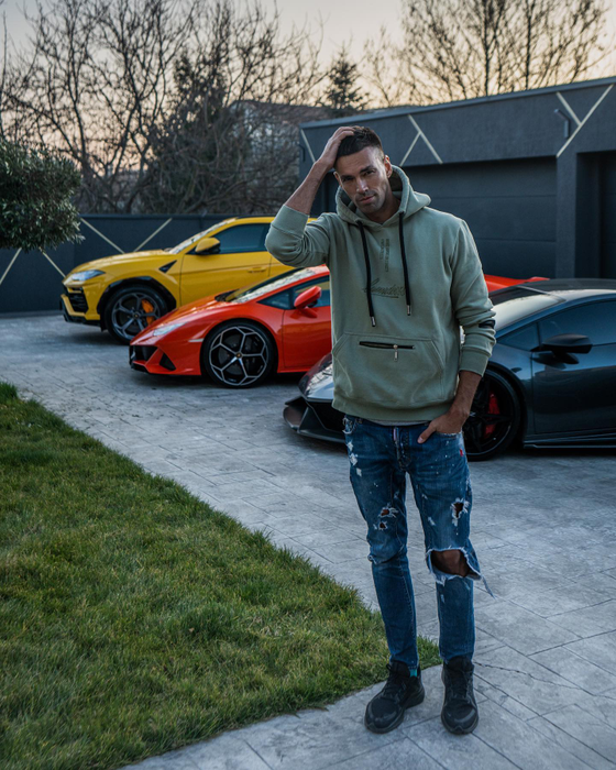Zed: "Sunt cel mai fericit om, pentru că am reușit să facem un om fericit, care are 21 de ani, este un student în Cluj!" (Foto: Instagram)