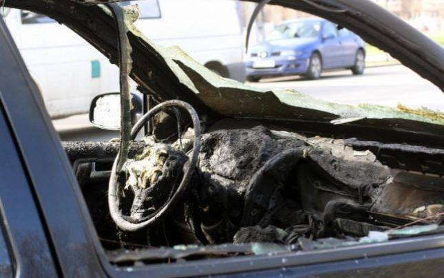 Maşina doctoriţei a fost complet distrusă
