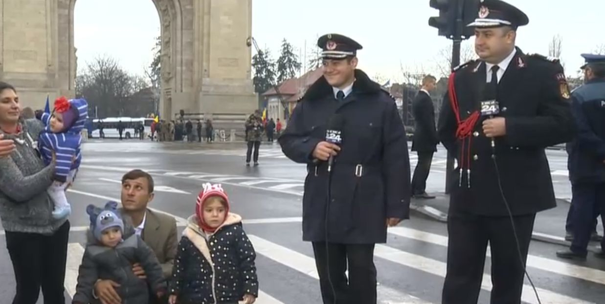 Copilul salvat din puţ după 11 ore, prezent la parada de Ziua Naţională! Reuniune emoţionantă cu salvatorii săi