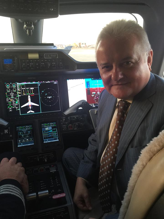 Irinel Columbeanu, surprins în timp ce se săruta pasional cu iubita mult mai tânără decât el