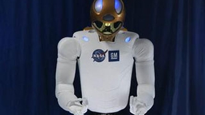 VIDEO Un robot umanoid va zbura in spatiu pe naveta  Discovery