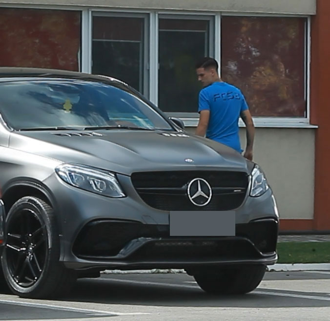 Dennis Man și-a cumpărat un Mercedes-AMG GLE 43 4MATIC de 100.000 de euro, de care este foarte mândru