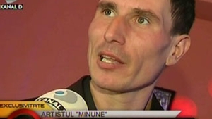 VIDEO Nicu de la Cazanesti canta la galeata si se crede mai talentat decat Banica Jr.: "Stefan, te nenorocesc, te fac de comanda"