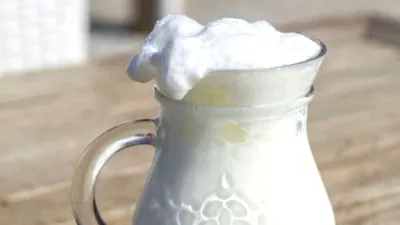 Care este diferența dintre chefir și ayran?