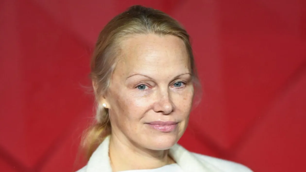 Cum arată Pamela Anderson fără niciun strop de machiaj, la 56 de ani. Cea mai recentă ședință FOTO i-a lăsat mască pe fani