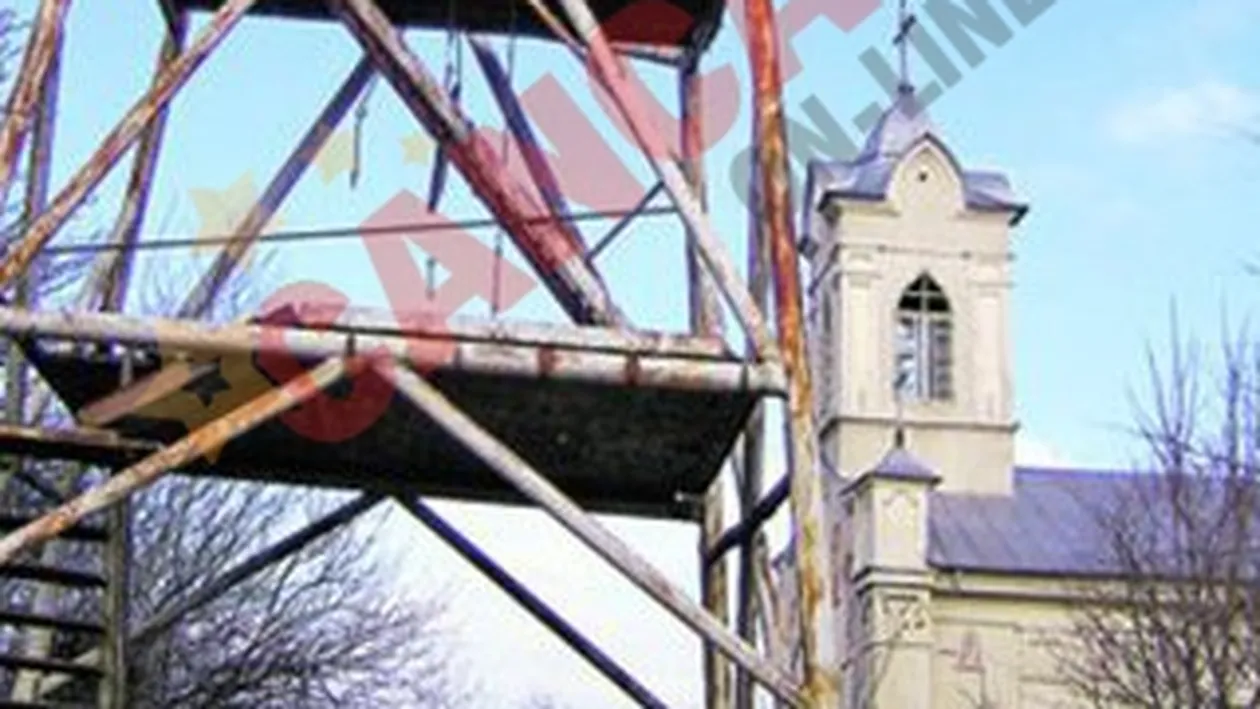 Au furat clopotul bisericii