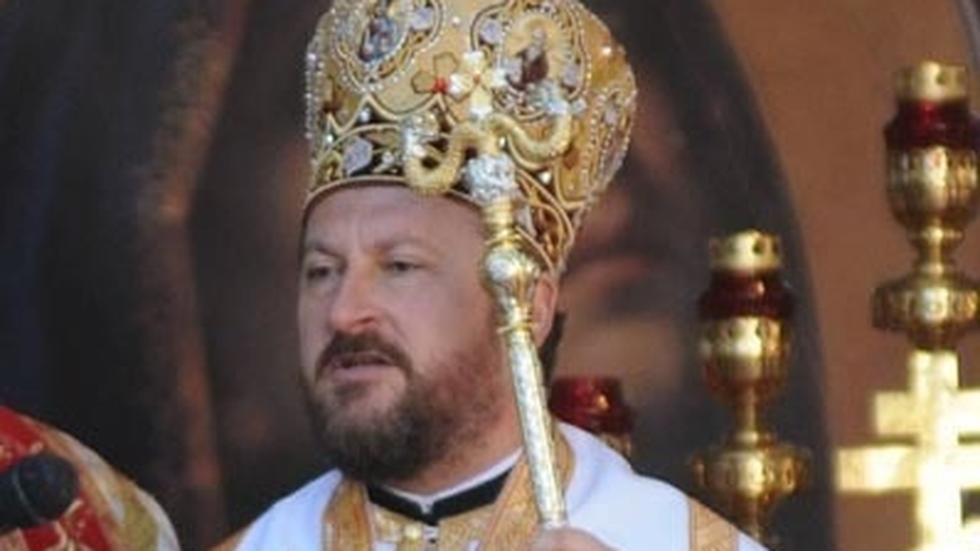 Episcopul de Huşi, dramă cumplită înainte de a izbucni scandalul cu homosexualitatea: ”Zile intregi nu a iesit din biserica!”