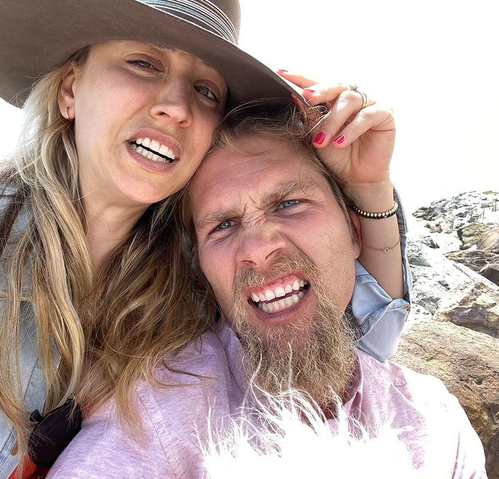 Karl Cook, dezvăluiri șocante despre divorțul de Kaley Cuoco. Actorul a rupt tăcerea cu acuzații grave
