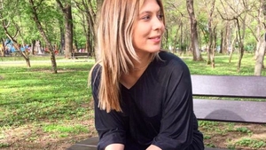 Cum arată SORE în costum de baie la trei luni după ce a născut! Artista şi-a etalat formele apetisante la mare 