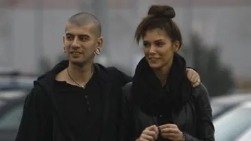 Vali Barbulescu isi face de cap peste Ocean: e logodit in Romania, dar s-a cuplat in SUA cu alta! Vezi poza care-l da de gol!