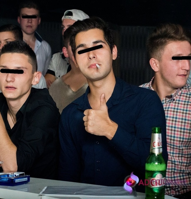 Au renunţat la dezmăţul cu alcool şi au trecut la ”Proba bananei”! Profesorii s-au inflamat