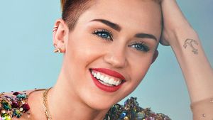 Miley Cyrus a pozat nud în închisoare! Imagini incendiare