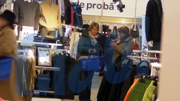 Credeai ca altii se ocupa de asta la Cotroceni, dar Prima Doamna e gospodina serioasa! Vezi ce si-a cumparat de la hipermarket