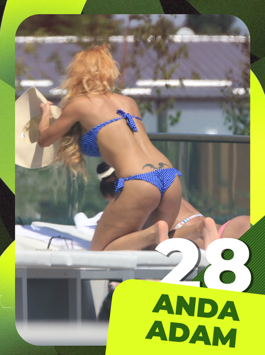 Top 40 sexy vedete în patru labe! Rar vezi așa ceva! Laura Cosoi, Andreea Mantea, Lora și Bianca Drăgușanu, îngenuncheate!
