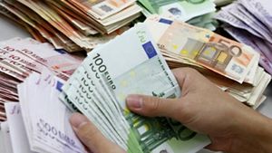 Stii cat castiga pe luna cel mai bine platit roman? Atentie, nu este bancher!