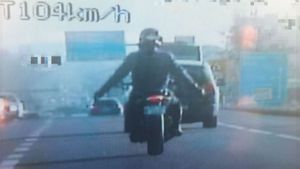 Un motociclist a fost prins de radar gonind cu 180 km/h, pe un drum din România. “Începem bine anul…” Ce sancțiuni a dat Poliția