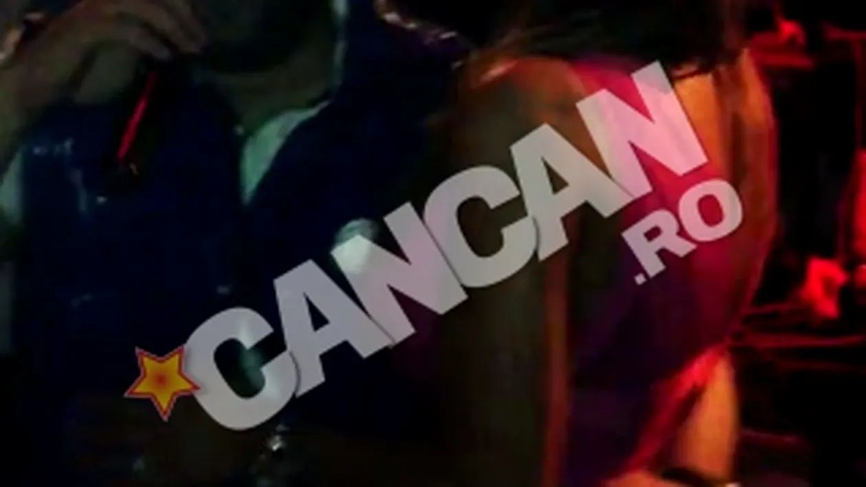 Asta-i nebunia lu' Salam in cluburi! O blonda cu sanii de Dabuleni se freaca de el si-l saruta pe gat si in ureche iar el o atinge discret pe fund