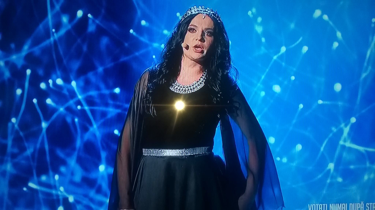 Paula Rad, femeia de serviciu cu voce de aur, a revenit pe scena Românii au Talent