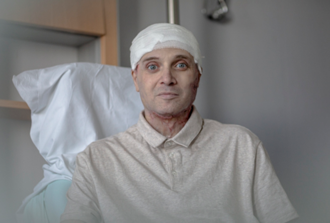 Primele imagini cu medicul-erou de la Piatra Neamț. Cum arată și cum se simte acum Cătălin Denciu, după 4 luni de spitalizare