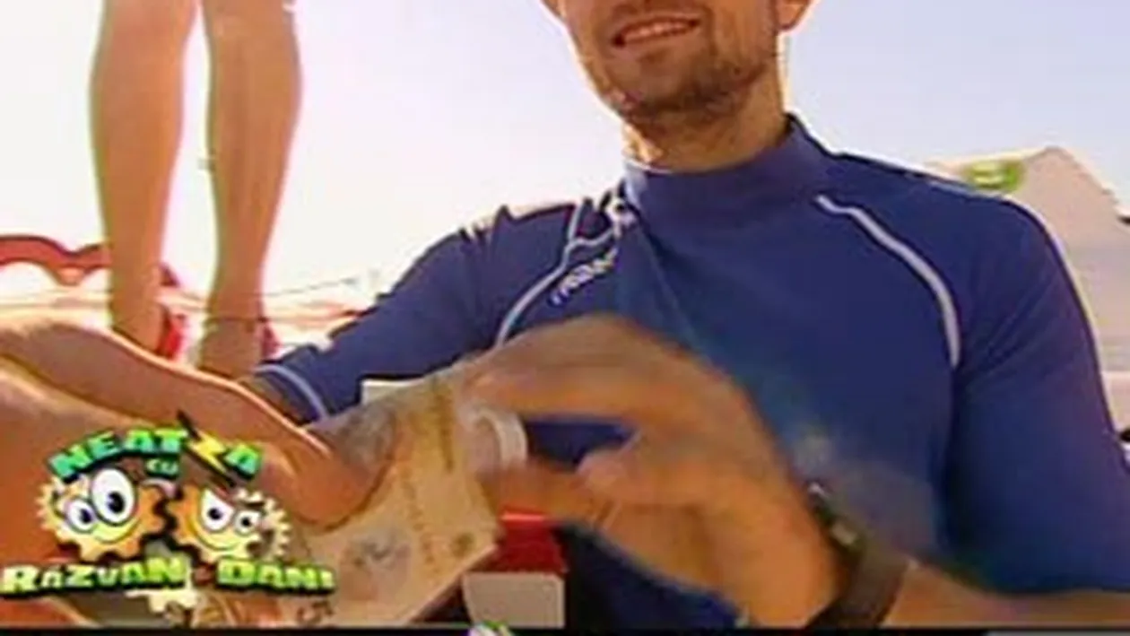 VIDEO Dani Otil sta prost cu banii? A primit 50 de lei in direct, la Neatza!