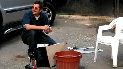 Jurnaliștii de la Reuters au dezvăluit identitatea celebrului Banksy. Cum l-au „prins”