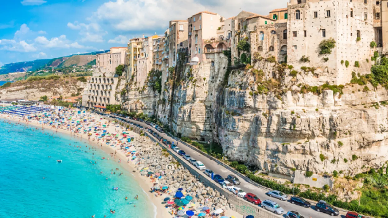 30.000 de euro ca să te muți într-una dintre cele mai frumoase regiuni ale lumii. Există o condiție care trebuie îndeplinită și de români